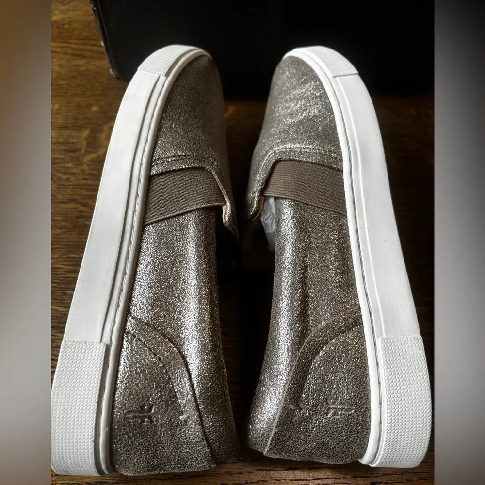 Frye Ivy Slip On Sneakers Pewter Metallic Women’s 9 Box